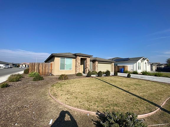 3rd image of 1318 Four Peaks St