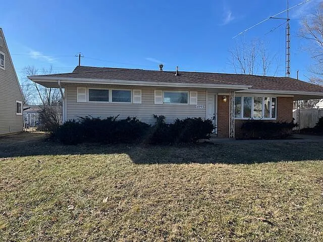 4993 Beatrice Dr photo 1