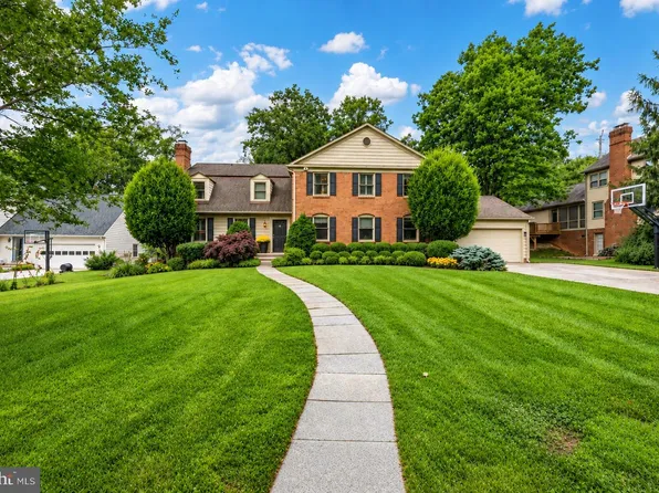 8308 River Falls Dr, Potomac, MD 20854