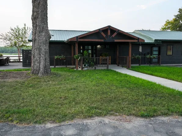 57311 892nd Rd, Wynot, NE 68792