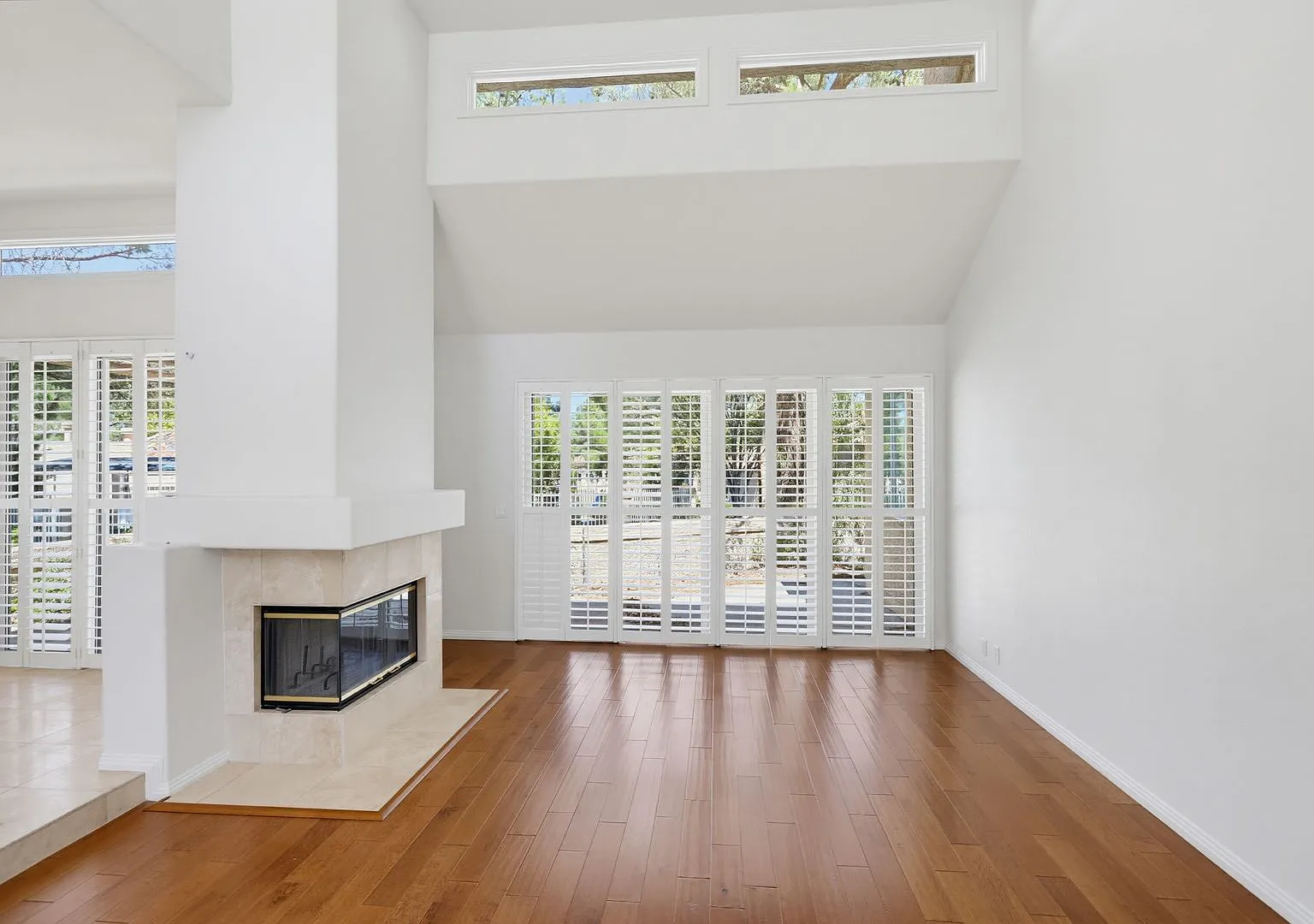 2 Bed and A Den Spanish Trails Beauty — Photo 3