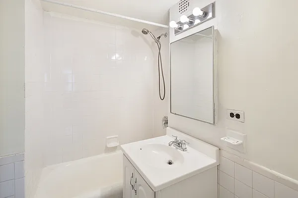Rented by Compass | media 19