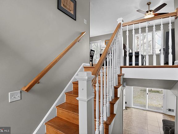 4th image of 22394 White Oak Rd