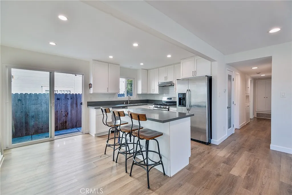 3 bed, 1179 sqft, $3,600 — Photo 3