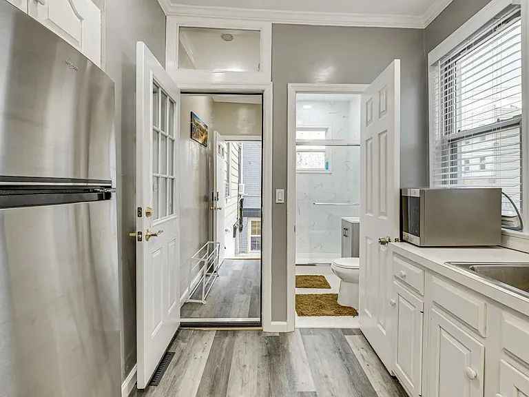 77 Laidlaw Ave #3 — Photo 11