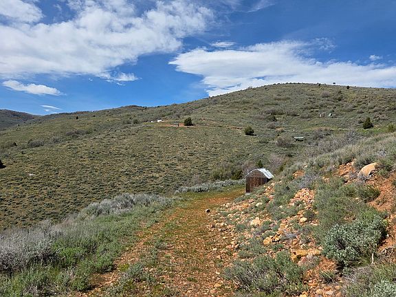 2nd image of 3325 N Oak Canyon Rd