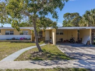 332 Henthorne Dr, Palm Springs, FL 33461