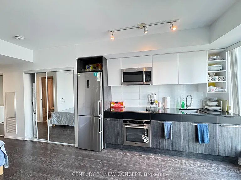 68 Shuter St #1811 — Photo 3