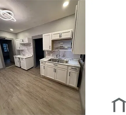 3 bed, $1,300 — Photo 2