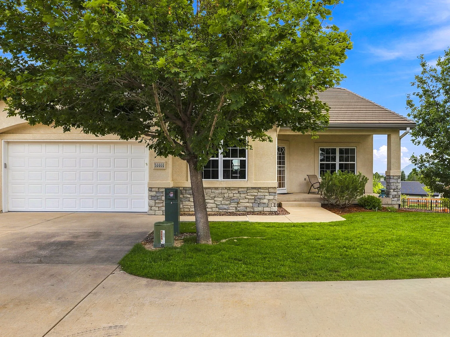 Eagle Villa Grv, Colorado Springs — Photo 2