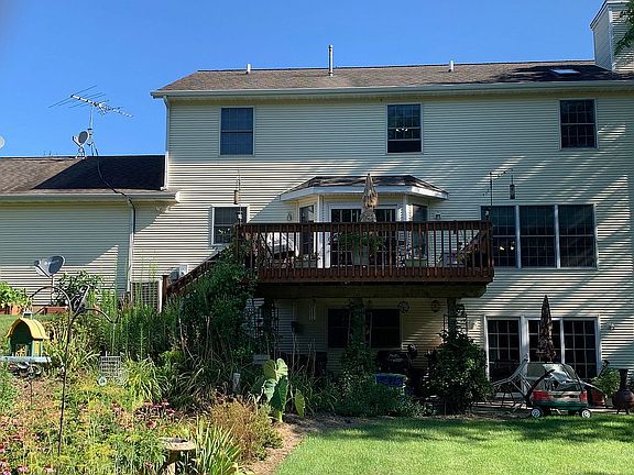 Main Floor wood deck