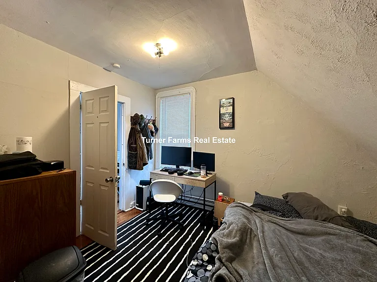 32 Gordon St #3 — Photo 3