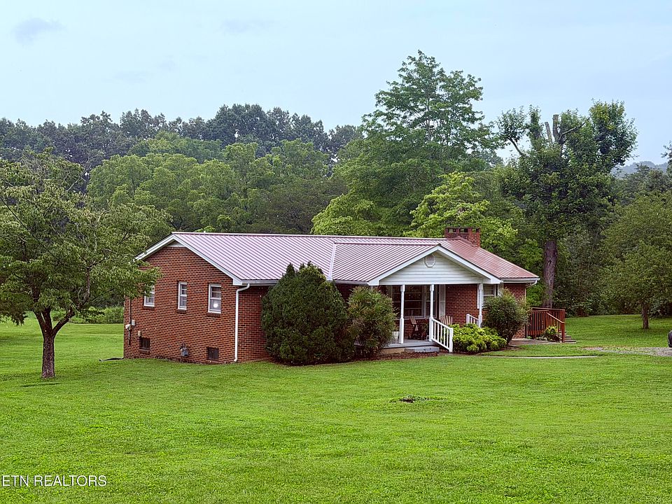 1st image of 371 Pinecrest Rd