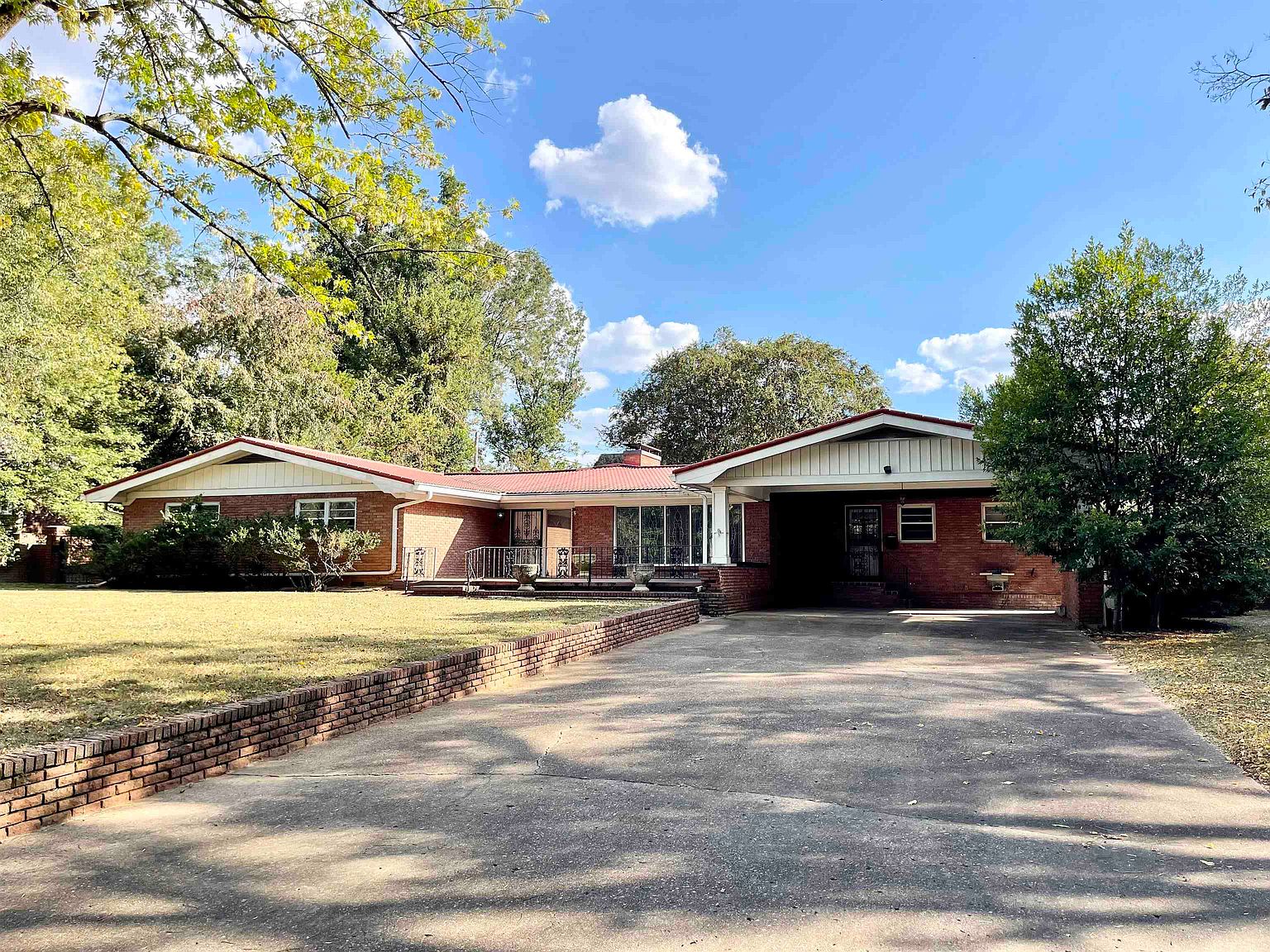 1000 E 3rd St, Tuscumbia, AL 35674 Zillow