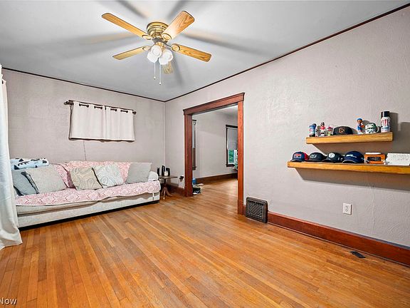 2nd image of 148 Clinton Ave