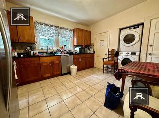 17 Stratton Ter APT 3, Waltham, MA 02453