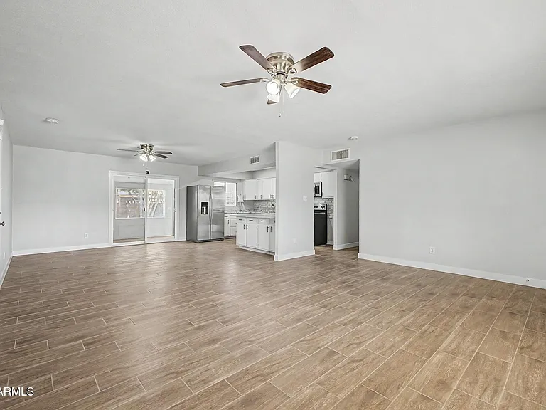 6536 W Turney Ave — Photo 7