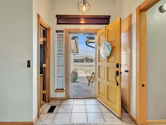 3rd image of 307 Candice Dr NW