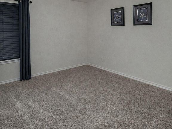 5th image of 1018 Sycamore Dr