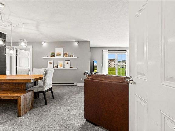 2nd image of 1402 Landrush Way