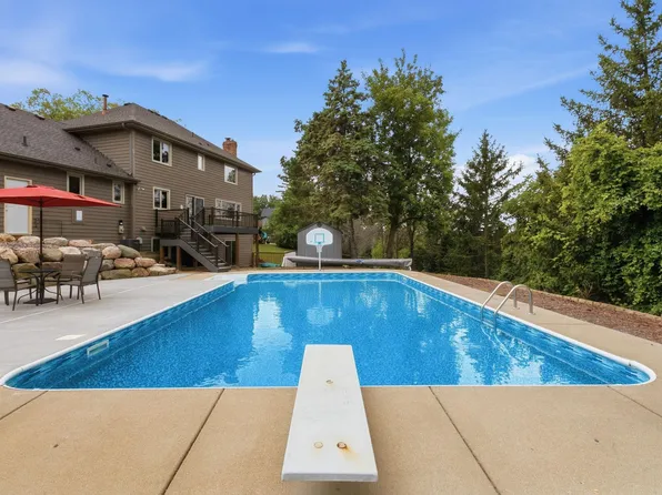1467 Kings Crst, Eagan, MN 55122