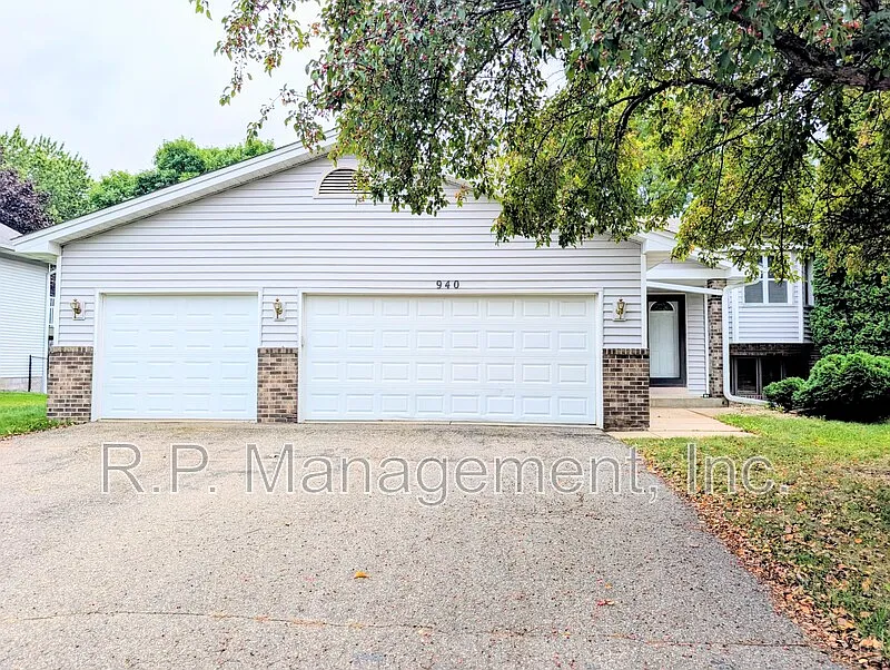 940 Jefferson Ln