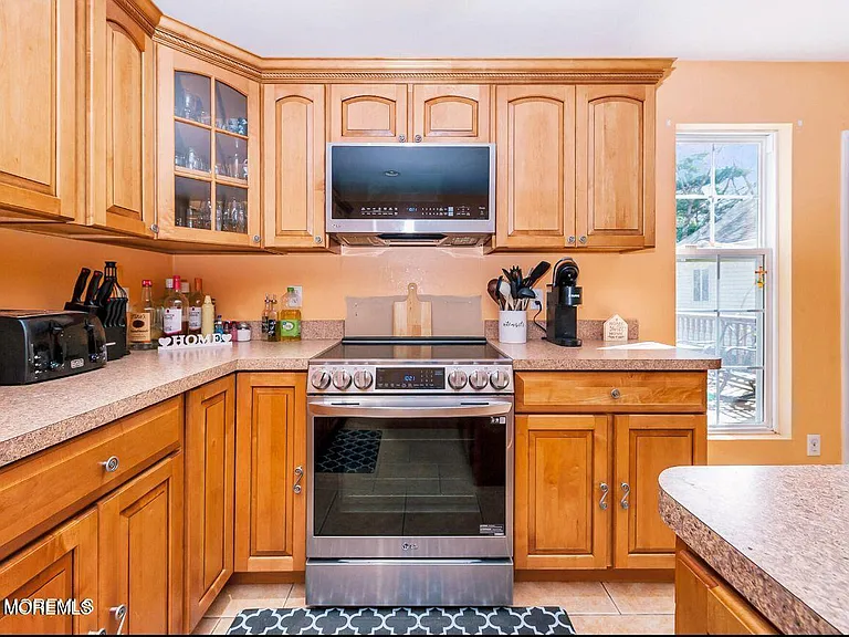 627 Eltone Rd — Photo 4