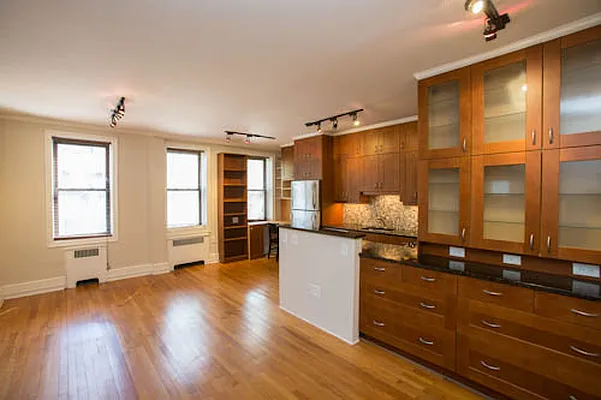 Rented by Garfield Realty  | media 11