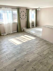 4976 N Milwaukee Ave APT 504, Chicago, IL, 60630