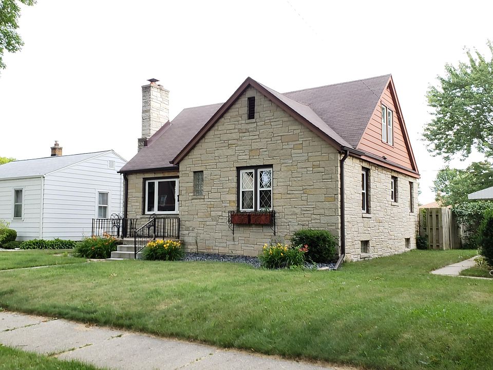 1st image of 2701 E Van Norman Ave