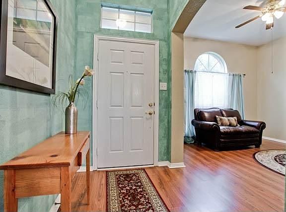 5th image of 1826 Lake Falcon Dr