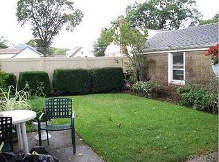 290 Grange St, Franklin Square, NY 11010