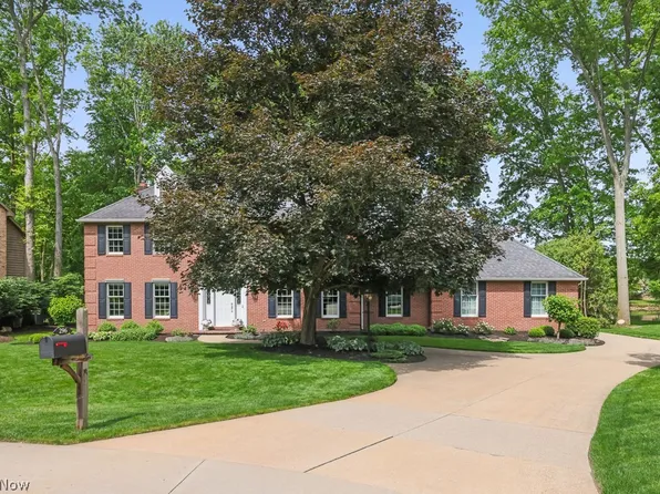 296 Brookrun Dr, Akron, OH 44321