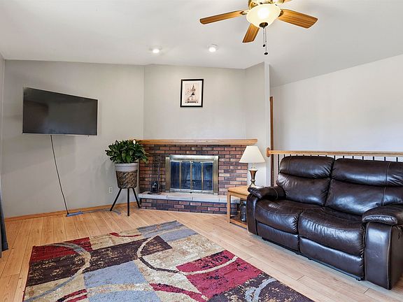 4th image of 907 E Florida Ave