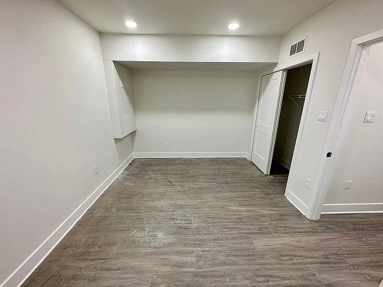 2520 E Tioga St — Photo 9