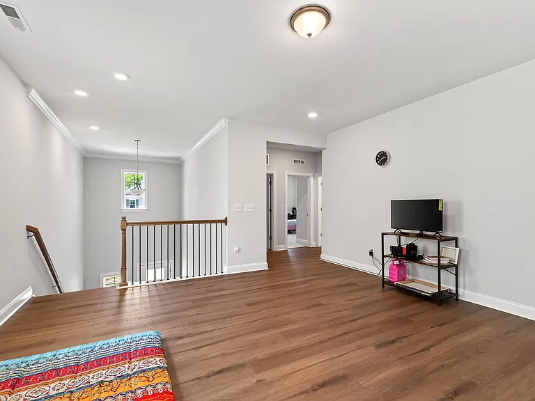 125 Fairport Ln — Photo 32
