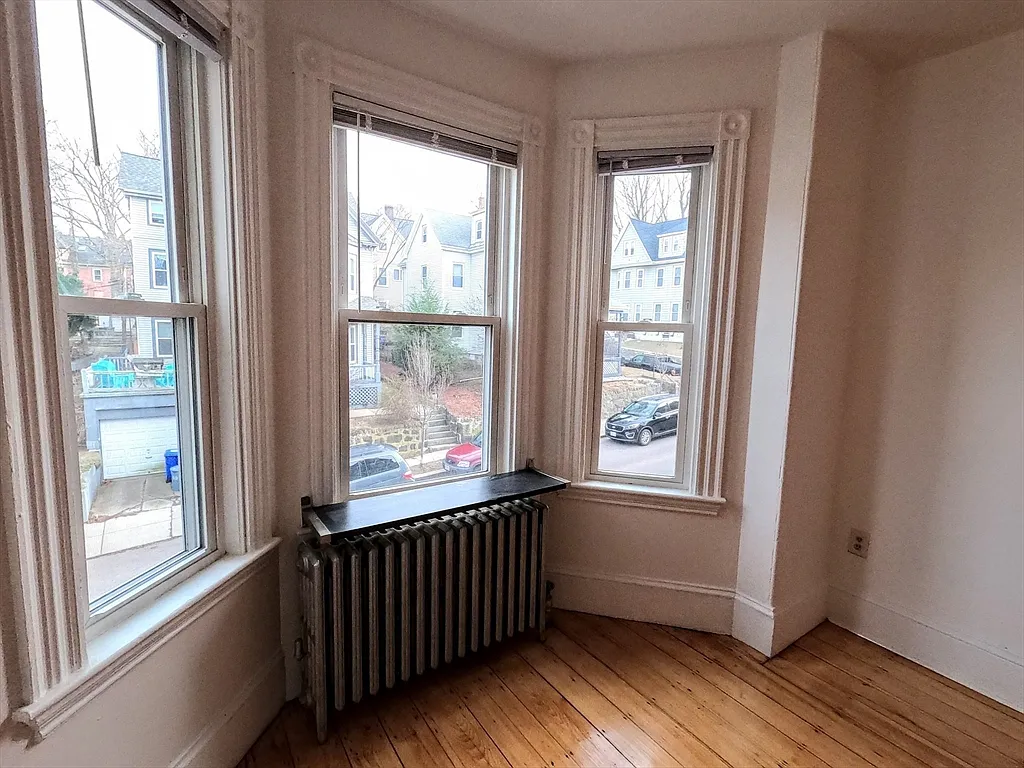 2 bed, 1.0 bath, 1050 sqft, $2,750 — Photo 4