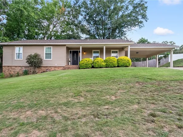 4216 Ashburton Ln, Northport, AL 35473