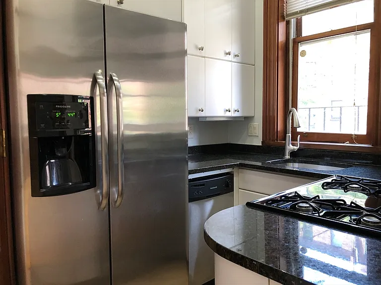 393 Marlborough St #2 — Photo 8