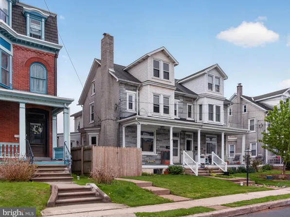 32 E Franklin St, Topton, PA 19562