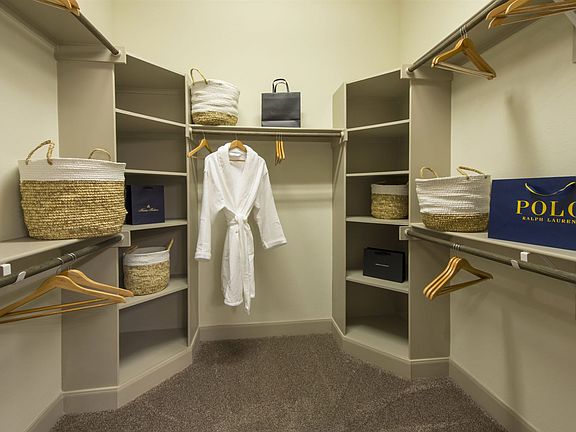 23-5151Models0038-2250x1500