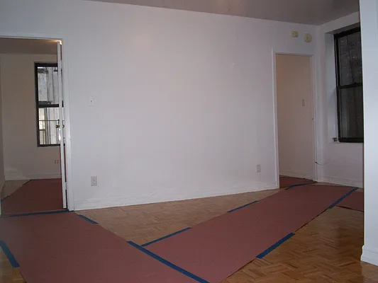 Rented by M.Grossman R.E. Management | media 34