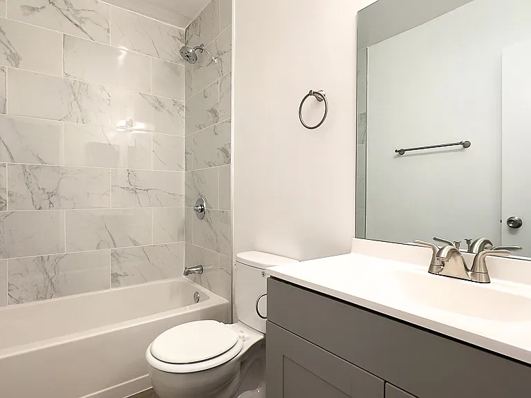 2233 S Ridgeley Dr #106 — Photo 14