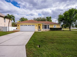 1621 SE 8th Pl, Cape Coral, FL 33990