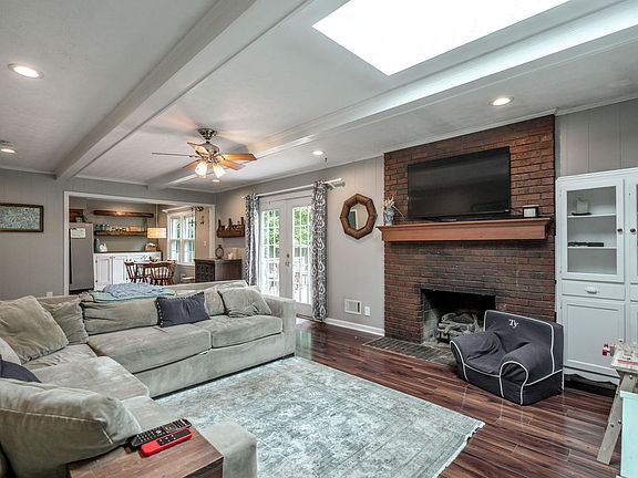 2nd image of 7617 Wesleyan Pl