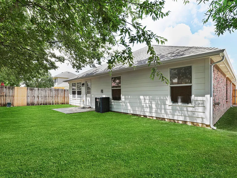 12900 Cedar Hollow Dr — Photo 24