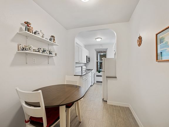 5th image of 601 79th St APT D5
