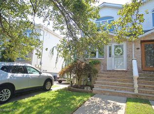 62 Pond St, Staten Island, NY