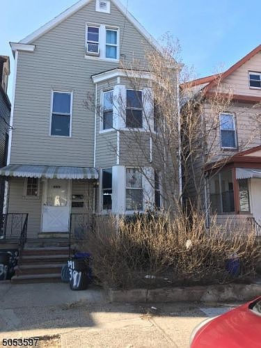 1st image of 391 Lincoln Ave