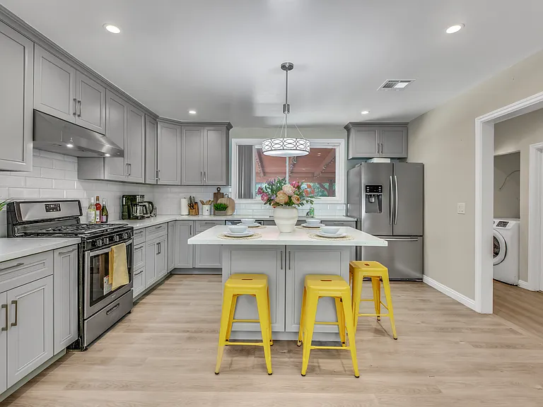 528 Almond Ave #B — Photo 18
